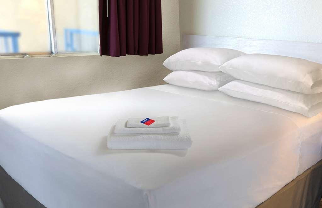 Americas Best Value Inn Stockbridge Oda fotoğraf