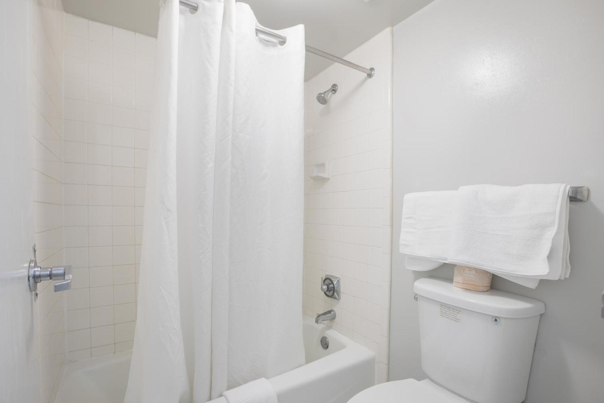 Americas Best Value Inn Stockbridge Oda fotoğraf